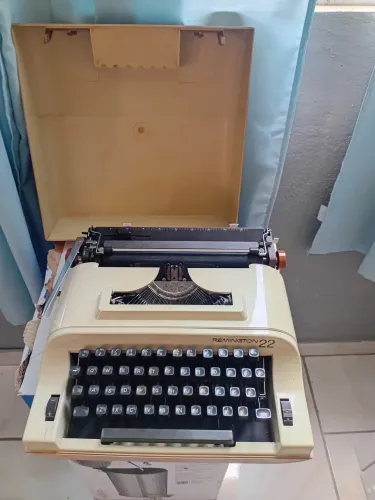 Maquina de escrever Remington 22