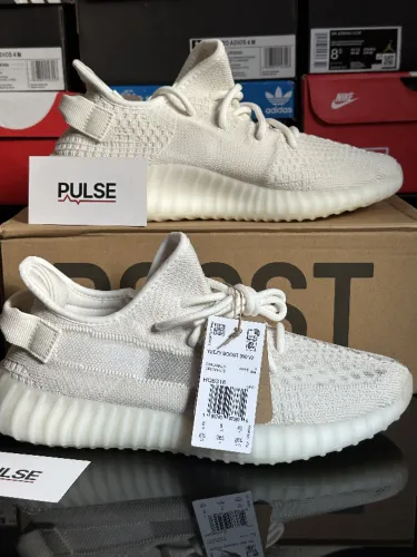 Adidas Yeezy Boost 350 V2 Bone - tamanho 40BR, original