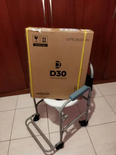 Cadeira de Banho D30 - Nova