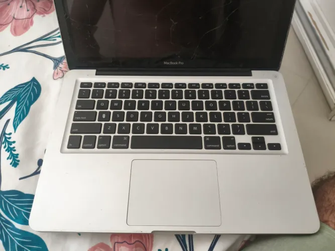 MacBook Pro 13 A1278 (2011/2012) - Para peças - Tela quebrada