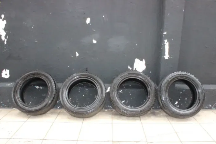Jogo De Pneus At Continental Pirelli Aro 16 205 60 A1
