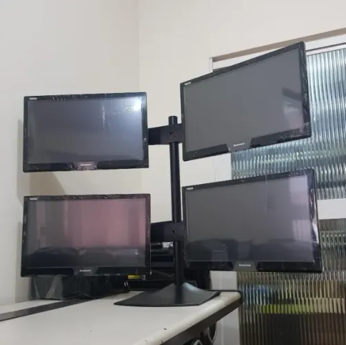 Suporte para 4 monitores