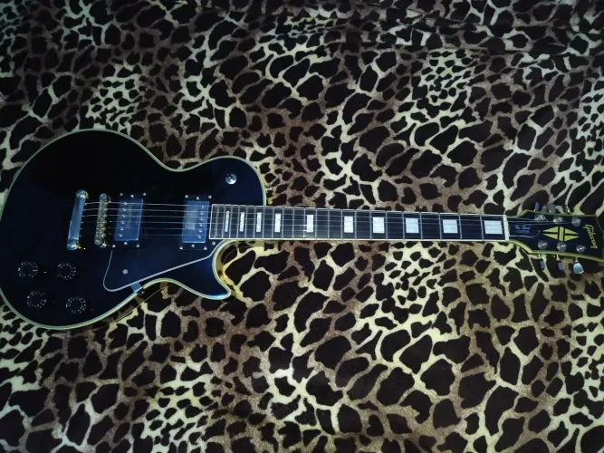 Guitarra Gibson Les Paul Custom Black Beauty + CASE