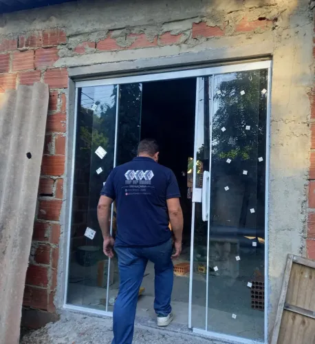 Porta 4 folhas de blindex 