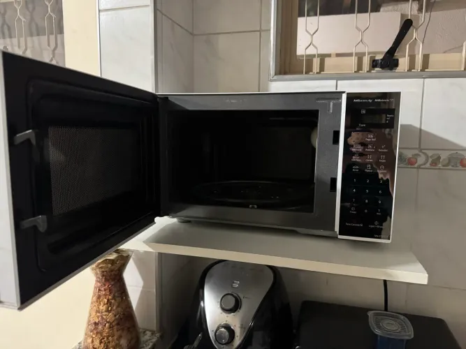 Microondas Panasonic 21 Litros Espelhado