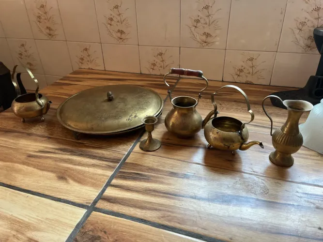 coleção de objetos indianos de bronze ou latão