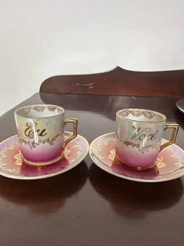 Jogo de xícaras antigas 