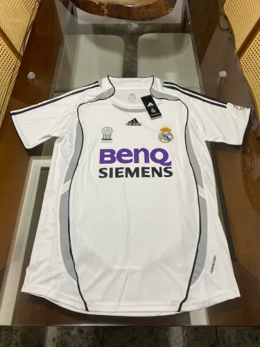 Camisa Retrô Real Madrid NOVA