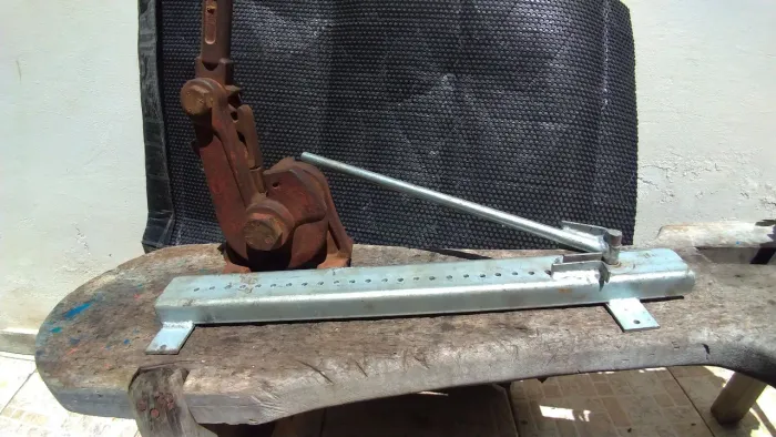 Dobradeira de Ferro para estribos de construção e máquina de cortar ferro.