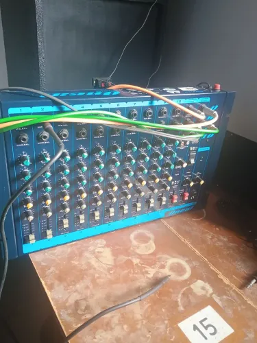 Mesa de Som Analógica 10 canais Oneal OMX10 tudo ok