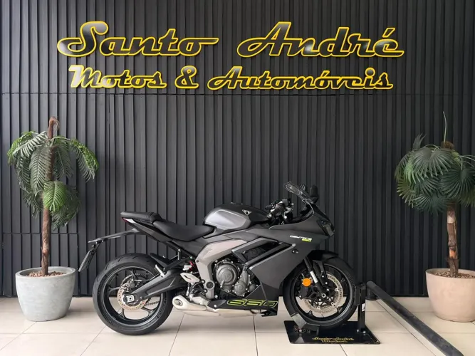 Triumph DAYTONA 660 2025