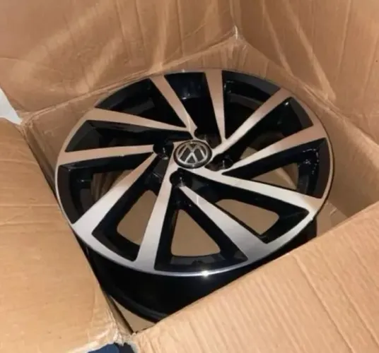 Rodas de liga leve aro 15 Scorro modelo Vw R Seven preta com diamantado 4x100 gol novas