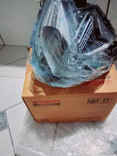 Vendo farol yamaha fazer 250 original valor 1.200