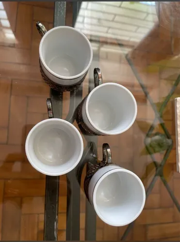 Conjunto de xícaras PORCELANA com suporte em PRATA 