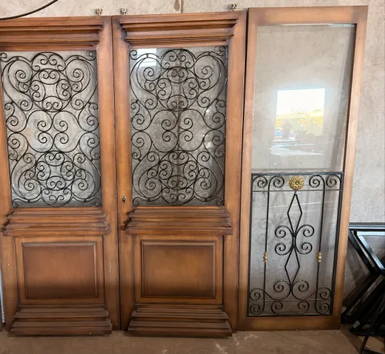 Porta de madeira com ferro trabalhado 4 lâminas de corrediça 