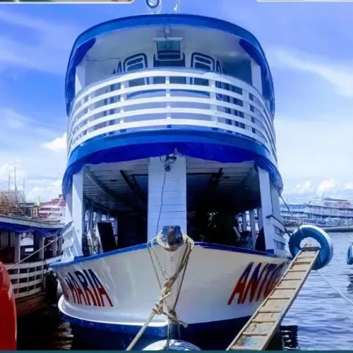 Barcos e lanchas disponível pra réveillon