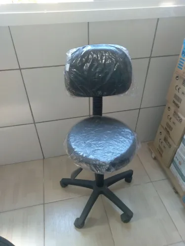 Cadeira Giratória Preta mocho