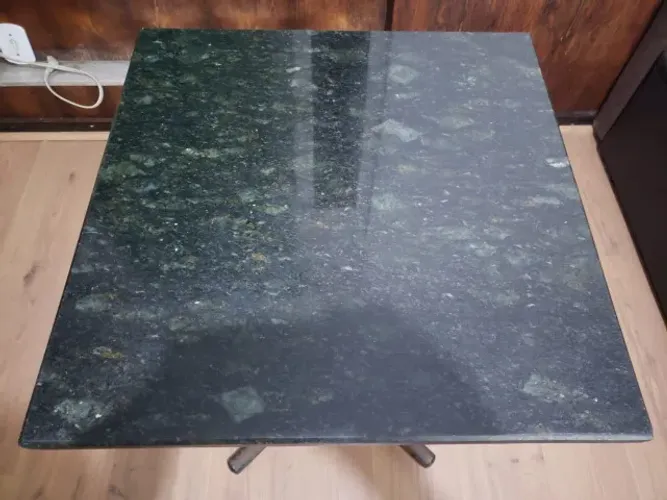 12 Lindos Tampos de mesa de granito verde ubatuba 60 X 60 X 2 cm chanfrados