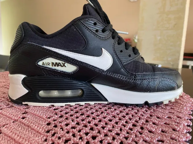 Nike Air Max 90 - Preto e Branco