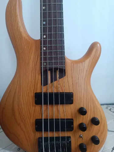 BAIXO CORT 5 CORDAS ACTION V DLX