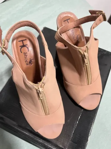 Sandália HC Shoes Bege com Zíper