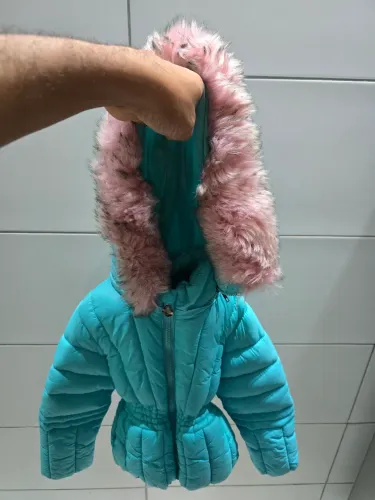 Jaqueta Infantil de 2 a 4 anos Azul com Capuz de Pele aRosa