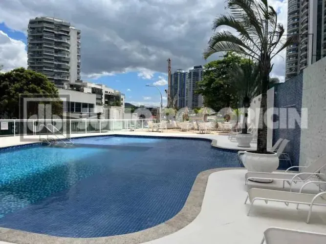 JBB216395 Residencial Praia da Barra . Apartamento, varanda 2 quartos (suíte), vaga de gar