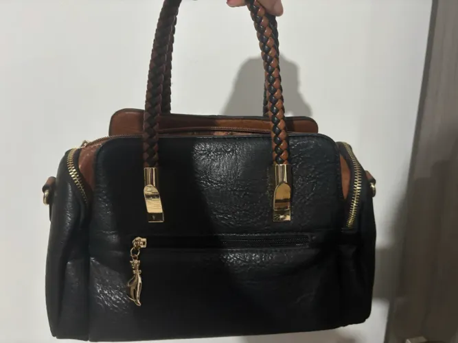 Bolsa transversal e de mão 