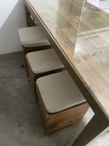 JOGO DE MESA DE 6 LUGARES E BANQUETAS BAÚ + SOFÁ E POLTRONA