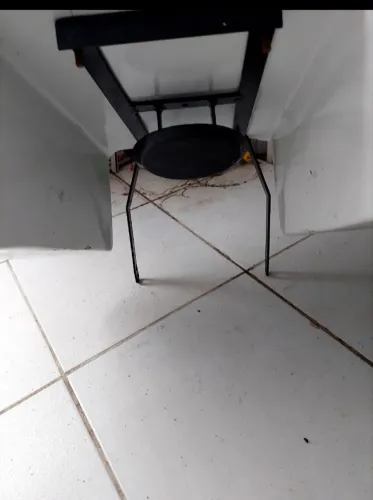 Vendo baú de fibra pra moto já com as ferragens..