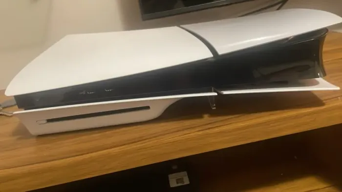 ? PlayStation 5 Slim 1TB + 2 Controles + 2 Jogos - Excelente Estado