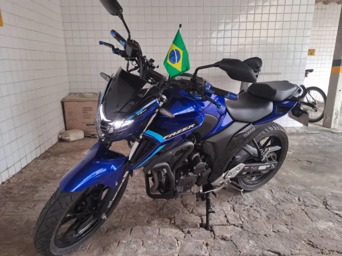 VENDE-SE MOTO ÚNICO DONO