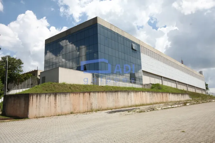 Galpão 3.556 m² - 3 docas - Cajamar - Anhanguera