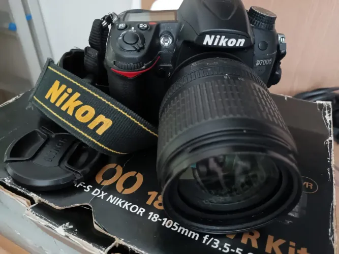 Maquina fotográfica Nikon D7000
