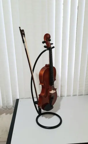 Suporte suspenso para violino