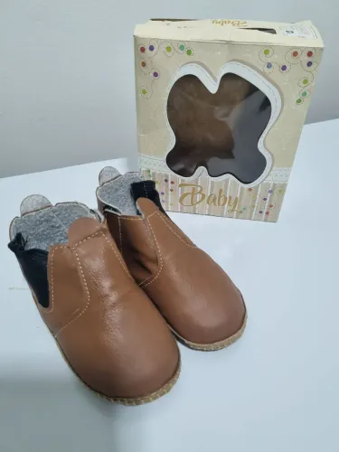botinha baby minimaly marrom tamanho 18