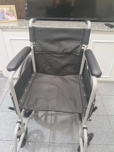 Cadeira de Rodas Adulto.