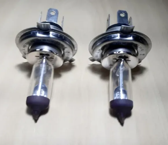 Par de Lâmpadas Farol Hyundai Tucson H4 60/55Watts 12Volts + 01 Lâmpada Milha de BRINDE