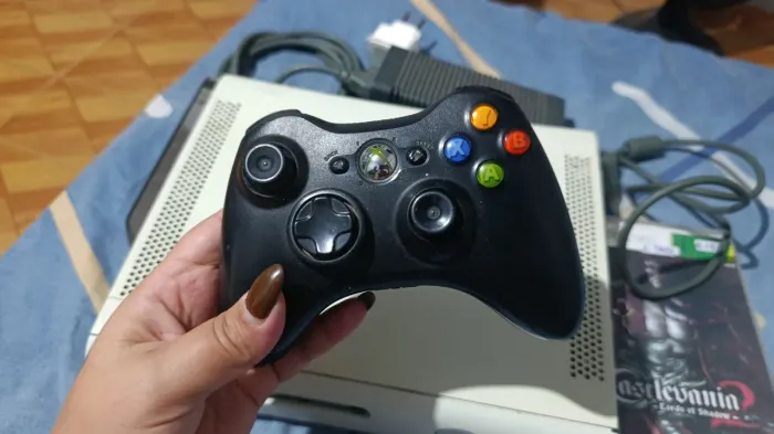 X box 360 FAT (está só no AV)