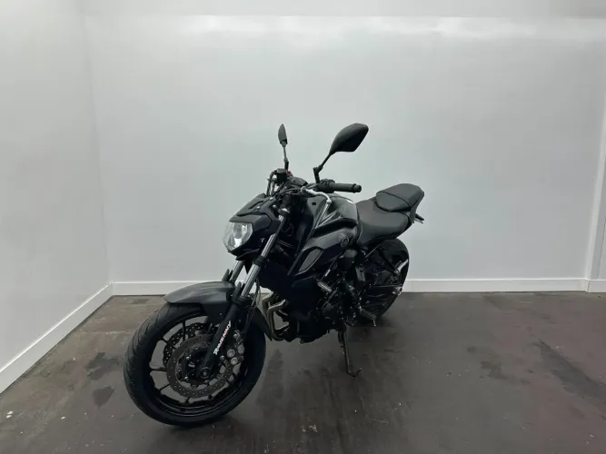 VENDE-SE YAMAHA MT 07