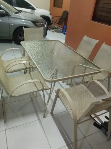 Mesa de vidro com 6 cadeiras