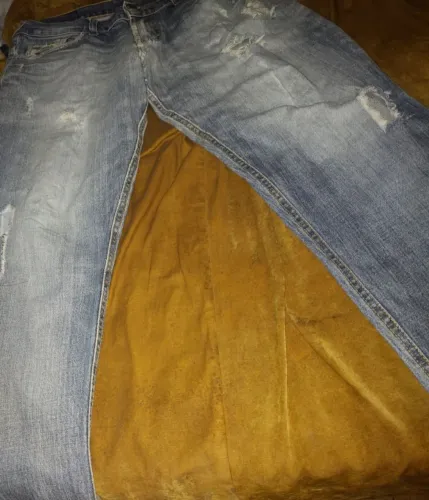 Vendo calça jeans marca Diesel original. 