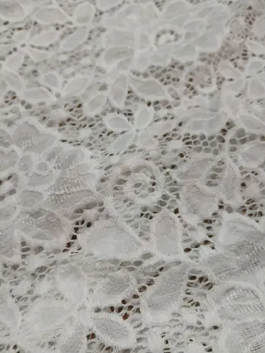 Vendo retalhos rendas poliamida