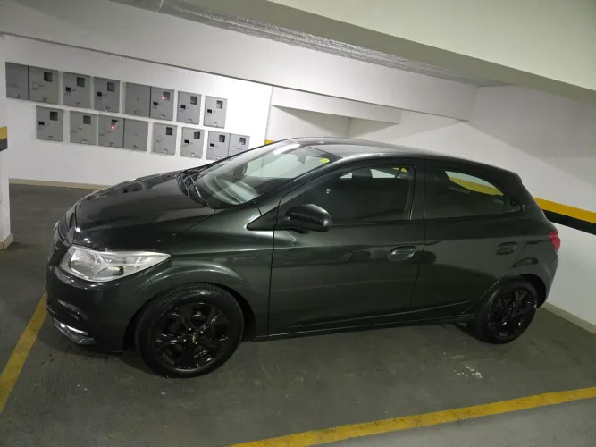 Chevrolet Onix JOY Hatch 1.0 8V Flex Mec. 4P 2018