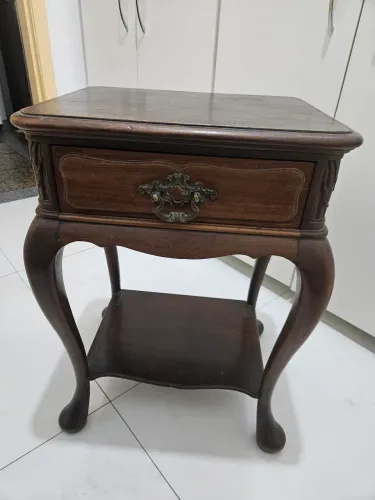 Mesinha pra lateral da cama (antiga)