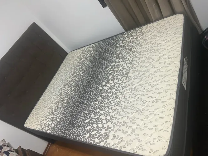 Cama de casal com cabeceira 