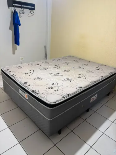Cama box conjugada de casal Herval com Pillow Inn e Molas Bonnel (usada)