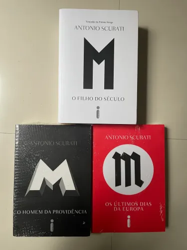 Livros trilogia sobre Benito Mussolini, de Antonio Scurati