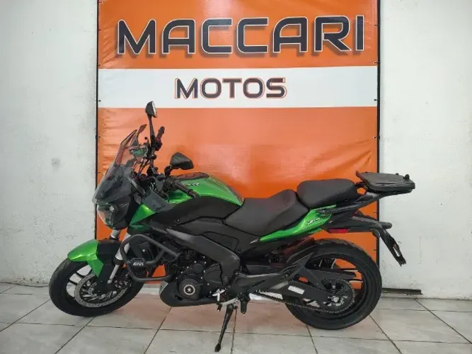 Bajaj 400 Dominar 2023 verde