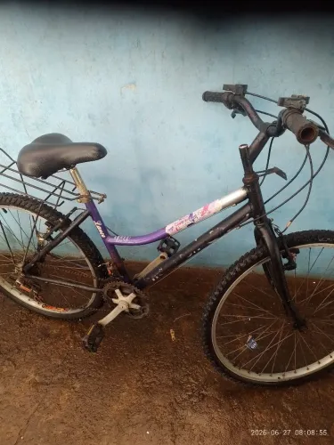 Vendo bicicleta 200,00, whatsapp *